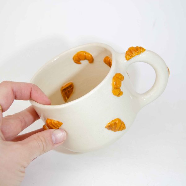 The Croissant Cup