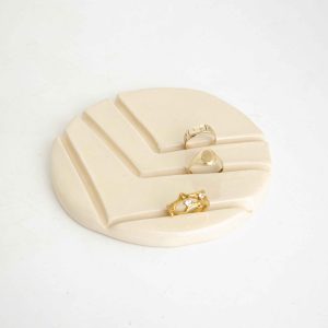 Ring Holder Arrow - Image 1